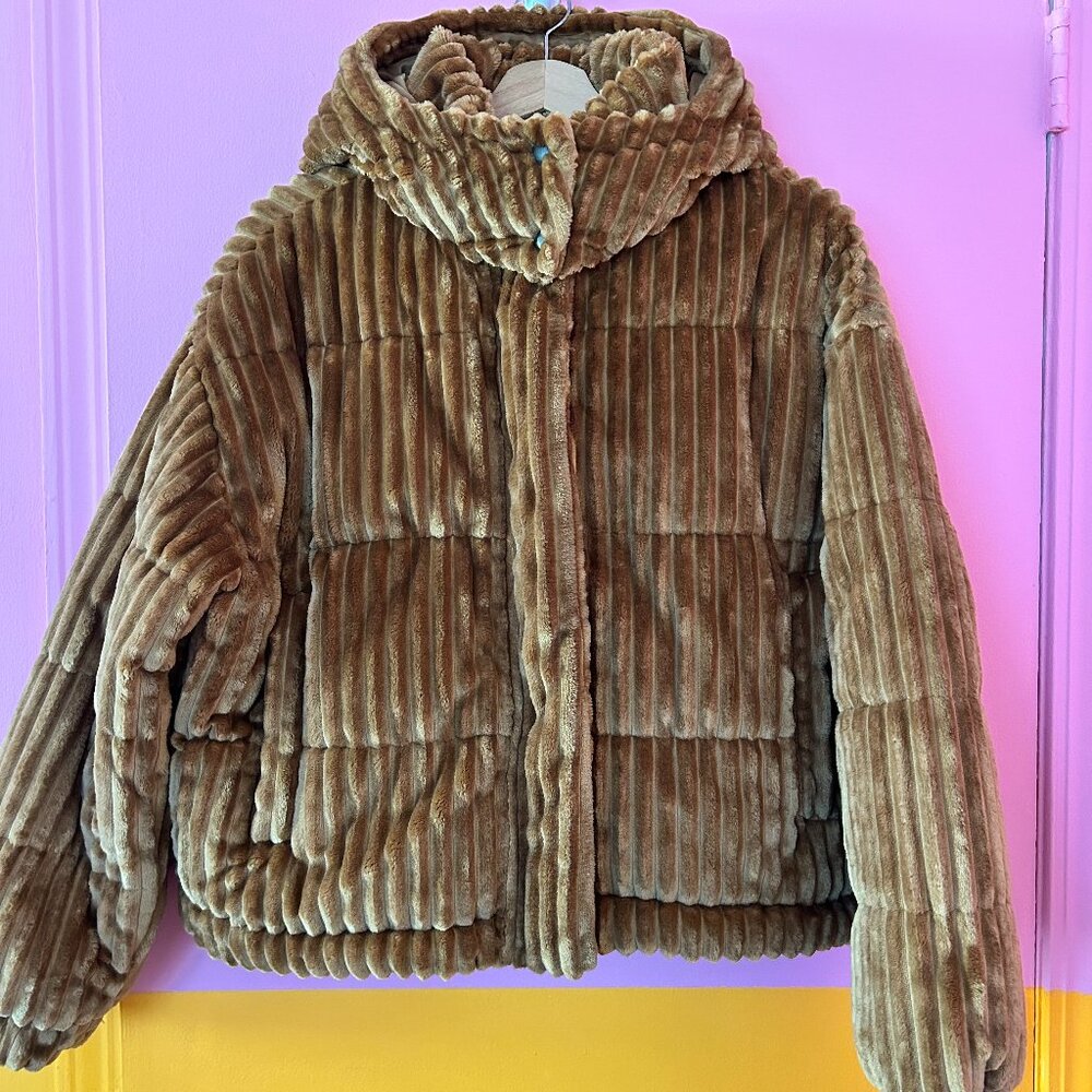 AE Textured Puffer Jacket - M